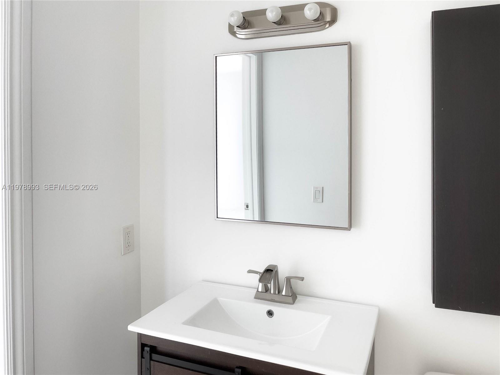 350 S Miami Ave #3910, Miami FL 33130