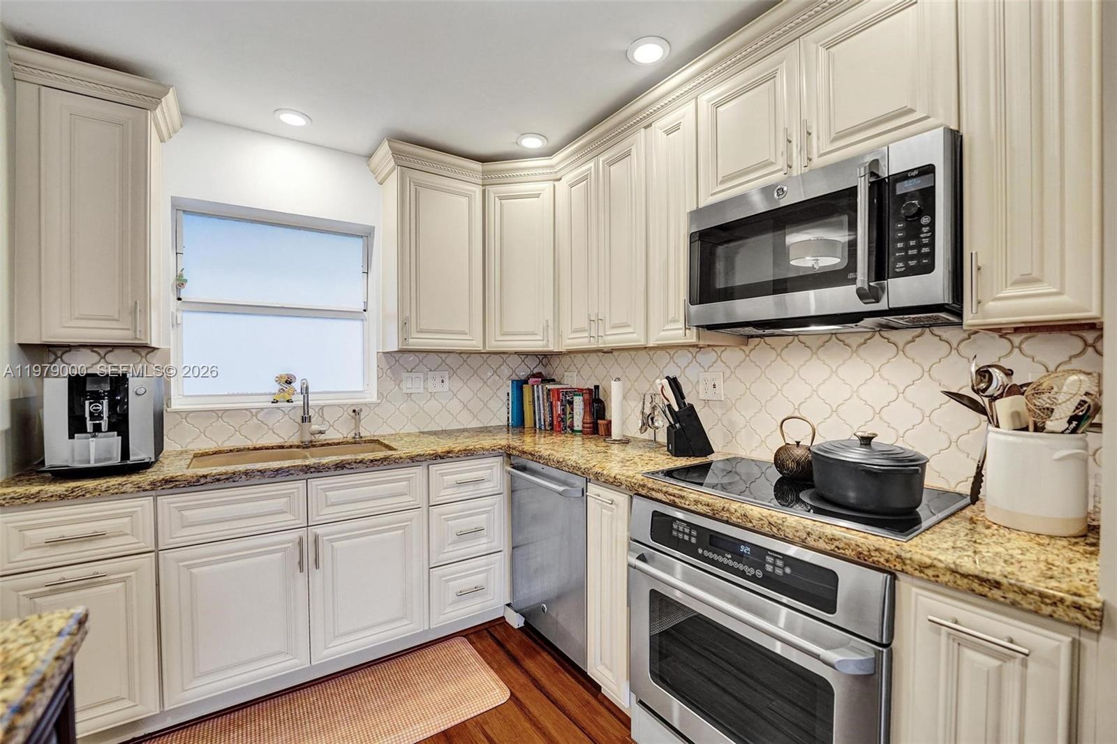 1212 SE 2nd Ct #301, Fort Lauderdale FL 33301