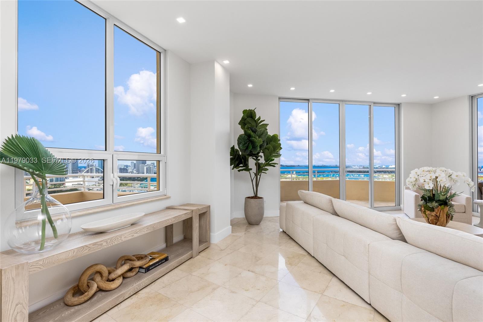 808 Brickell Key Dr #3901, Miami FL 33131