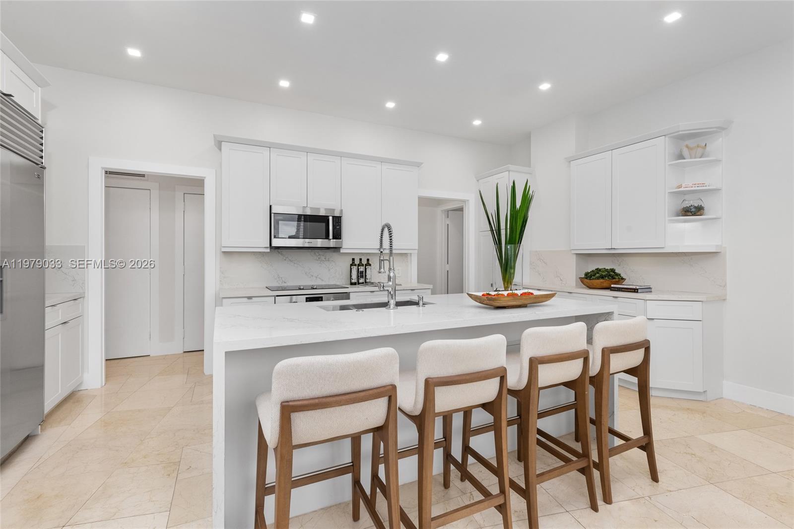 808 Brickell Key Dr #3901, Miami FL 33131