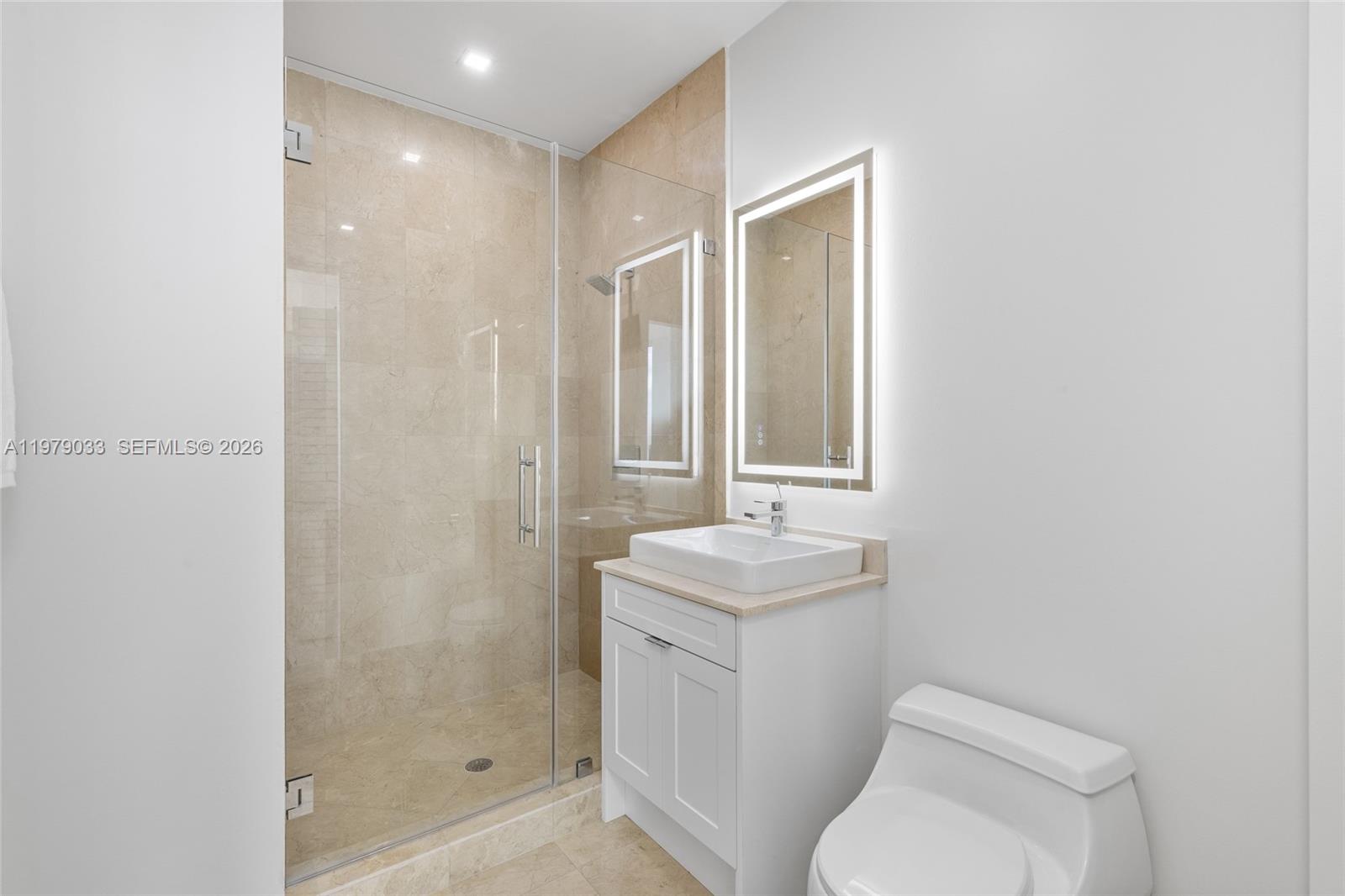 808 Brickell Key Dr #3901, Miami FL 33131