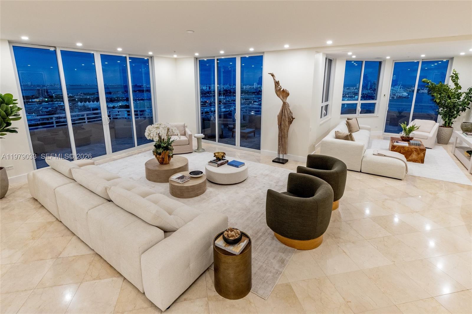 808 Brickell Key Dr #3901, Miami FL 33131