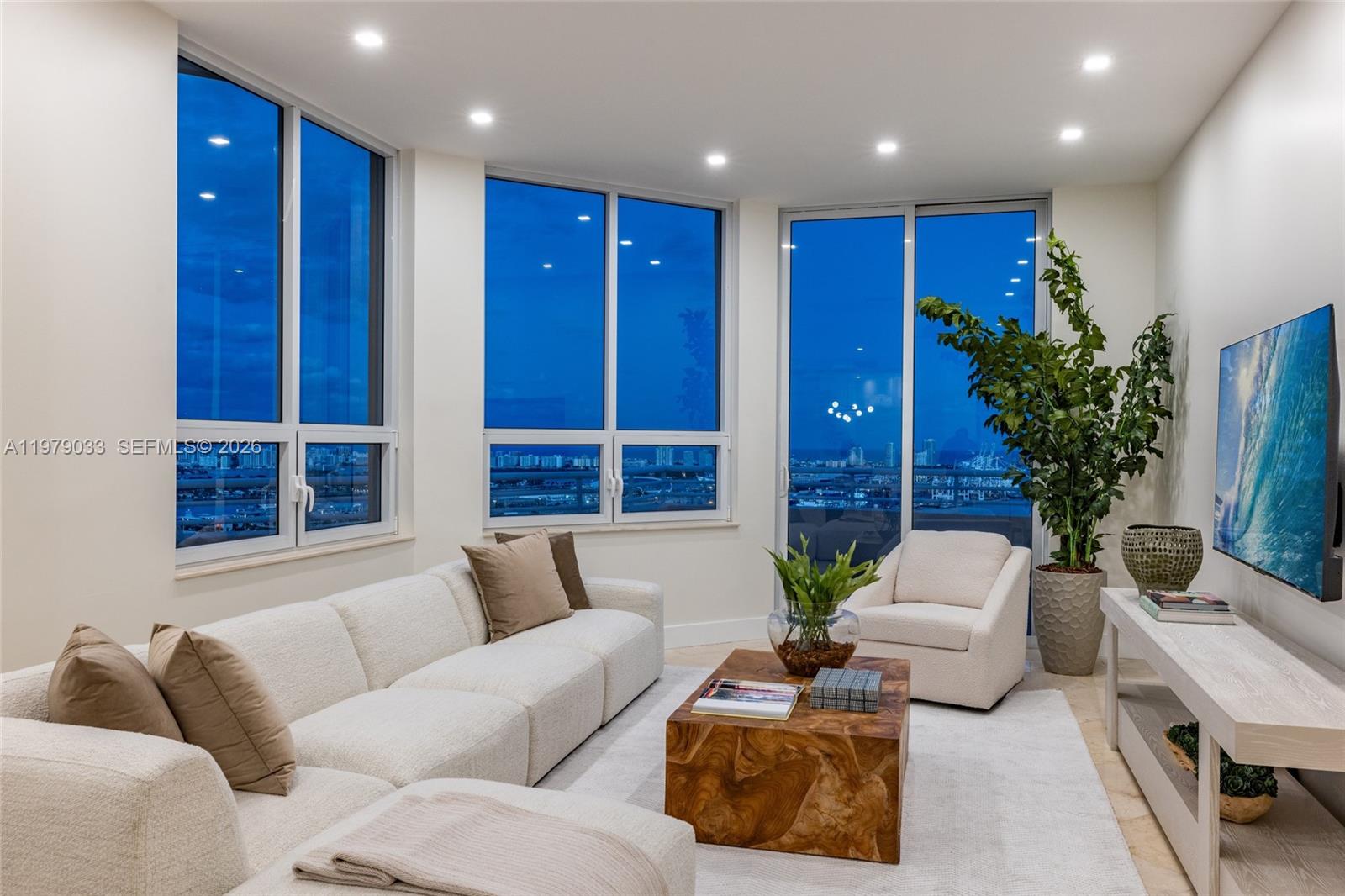 808 Brickell Key Dr #3901, Miami FL 33131