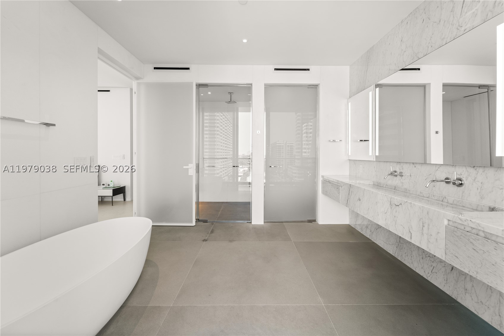 2000 S Ocean Dr #8A, Hallandale Beach FL 33009