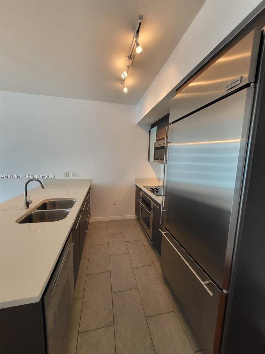 500 Brickell Ave #2906, Miami FL 33131