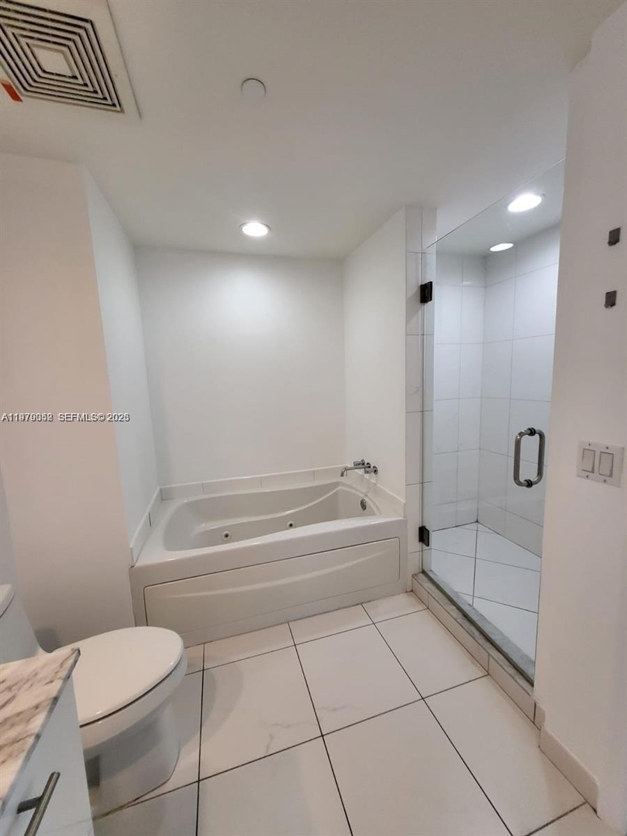 500 Brickell Ave #2906, Miami FL 33131