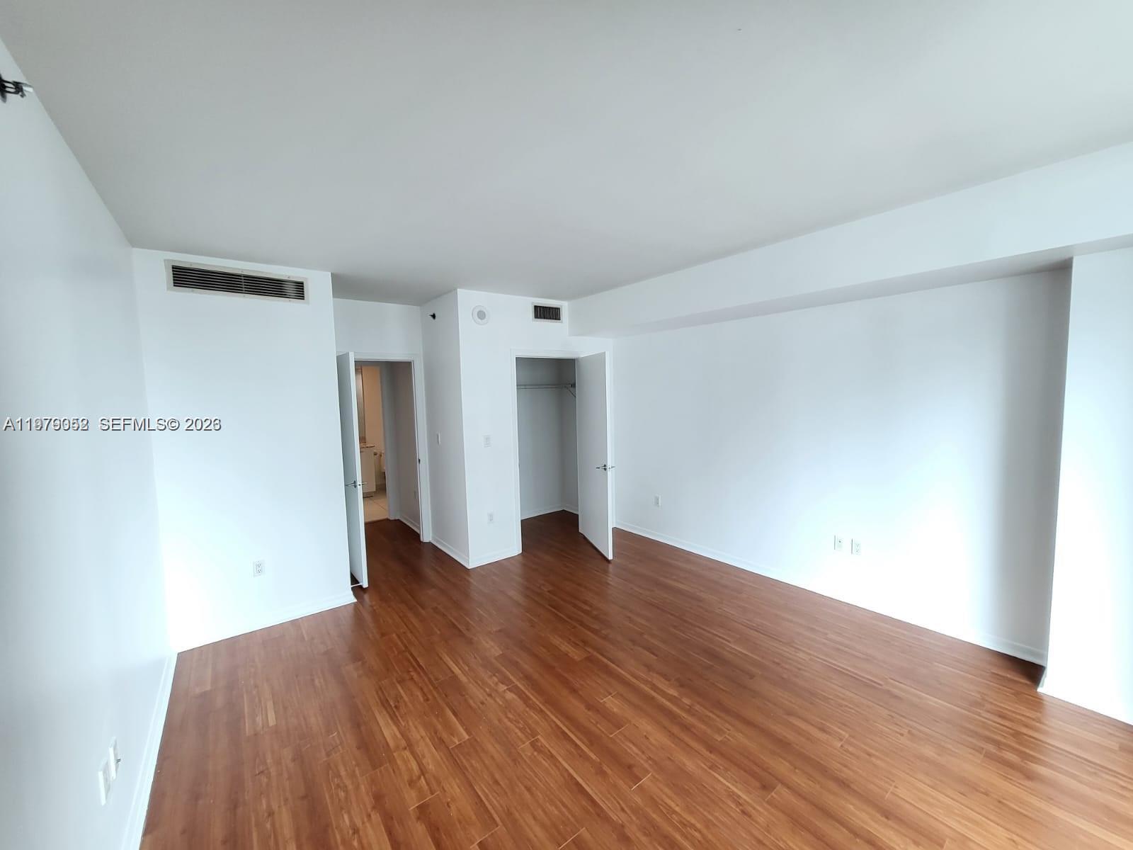 500 Brickell Ave #2906, Miami FL 33131