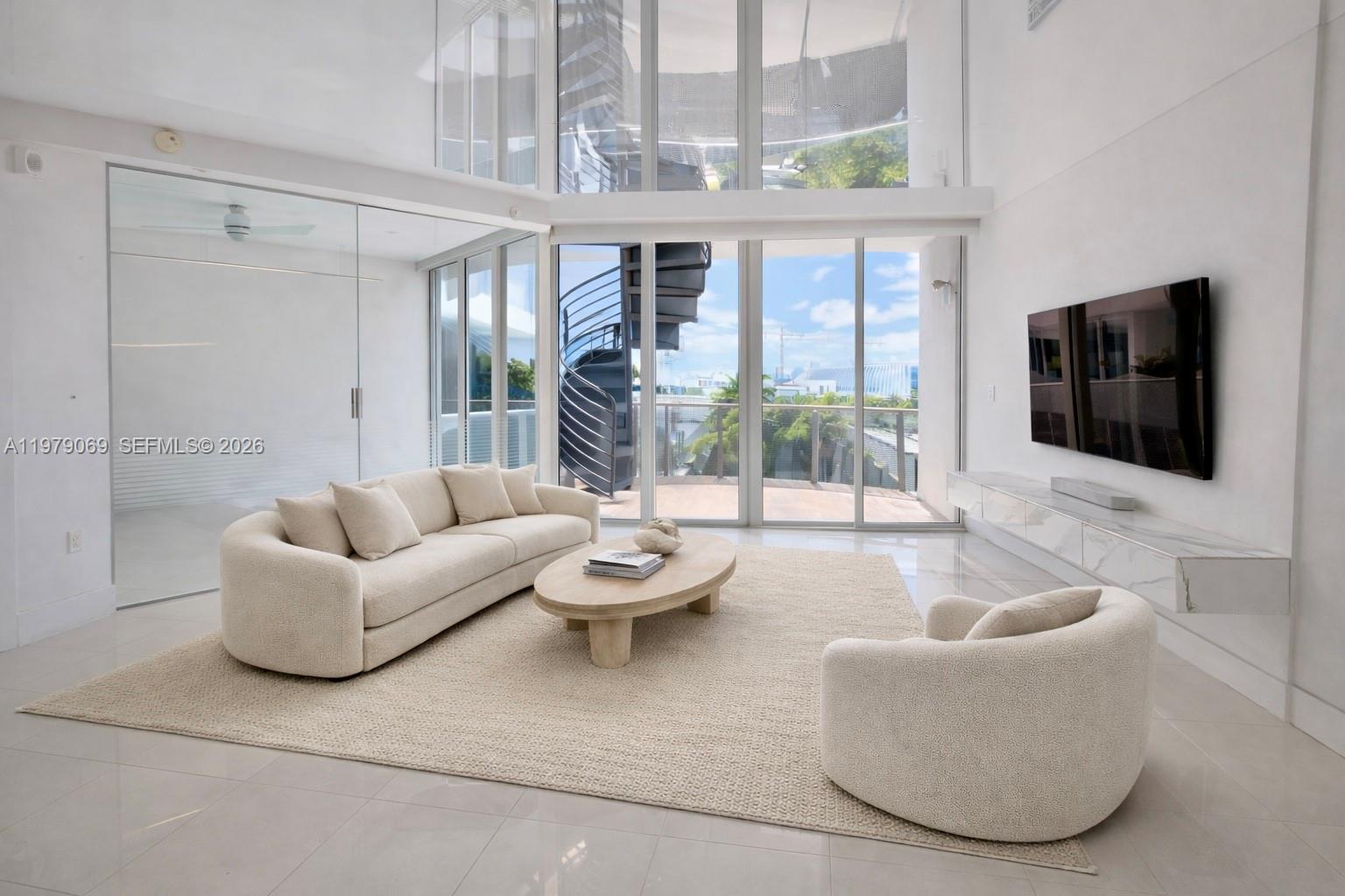 2155 Washington Ct #606, Miami Beach FL 33139