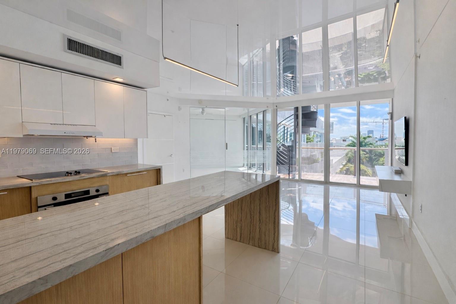 2155 Washington Ct #606, Miami Beach FL 33139