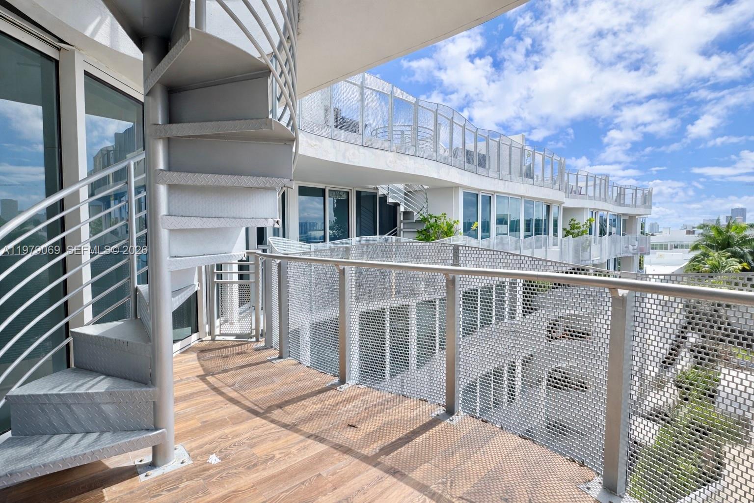 2155 Washington Ct #606, Miami Beach FL 33139