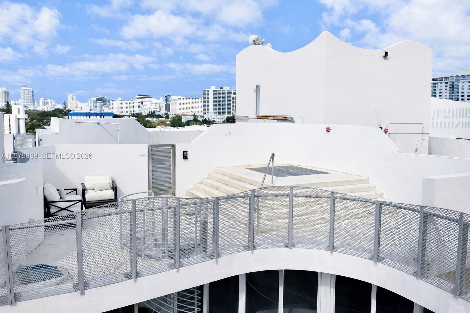 2155 Washington Ct #606, Miami Beach FL 33139