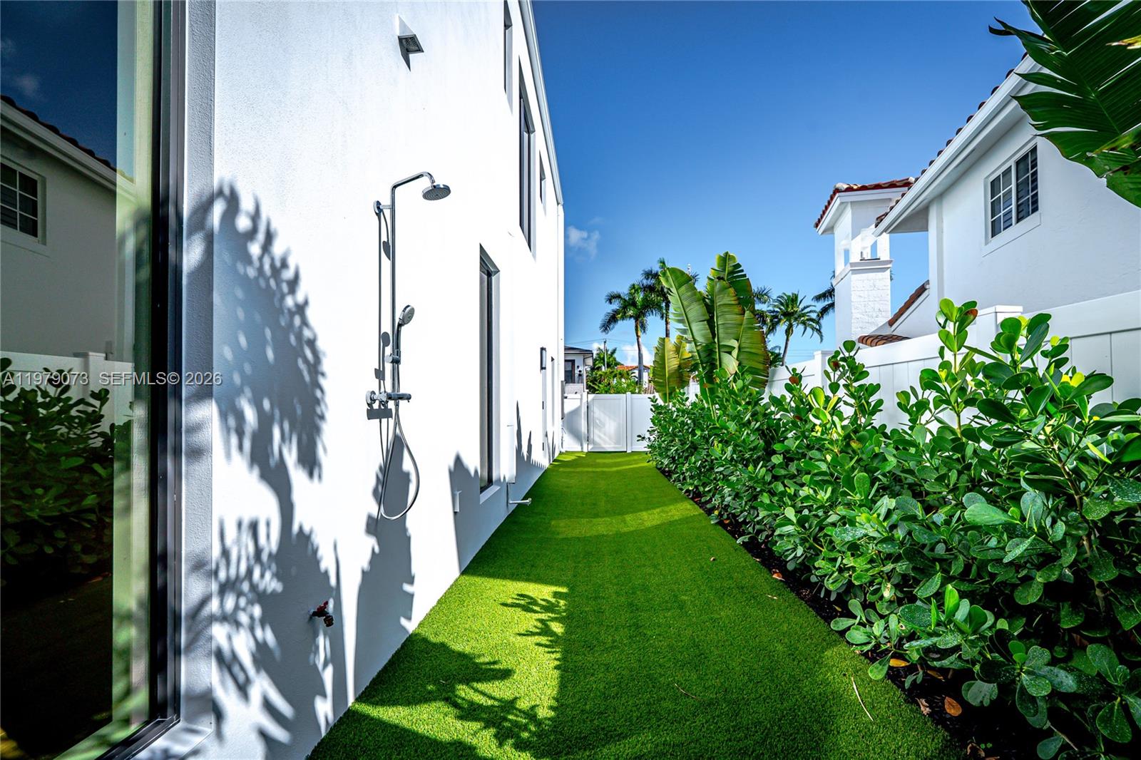 464 NE 6th St, Boca Raton FL 33432