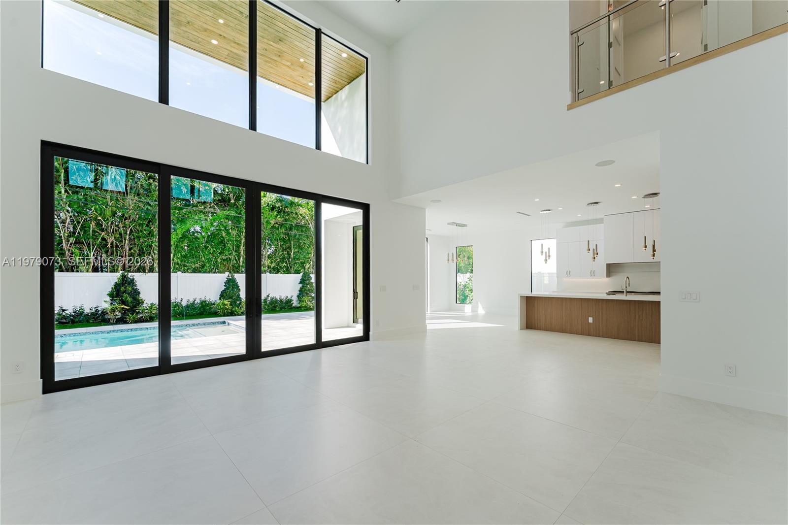 464 NE 6th St, Boca Raton FL 33432