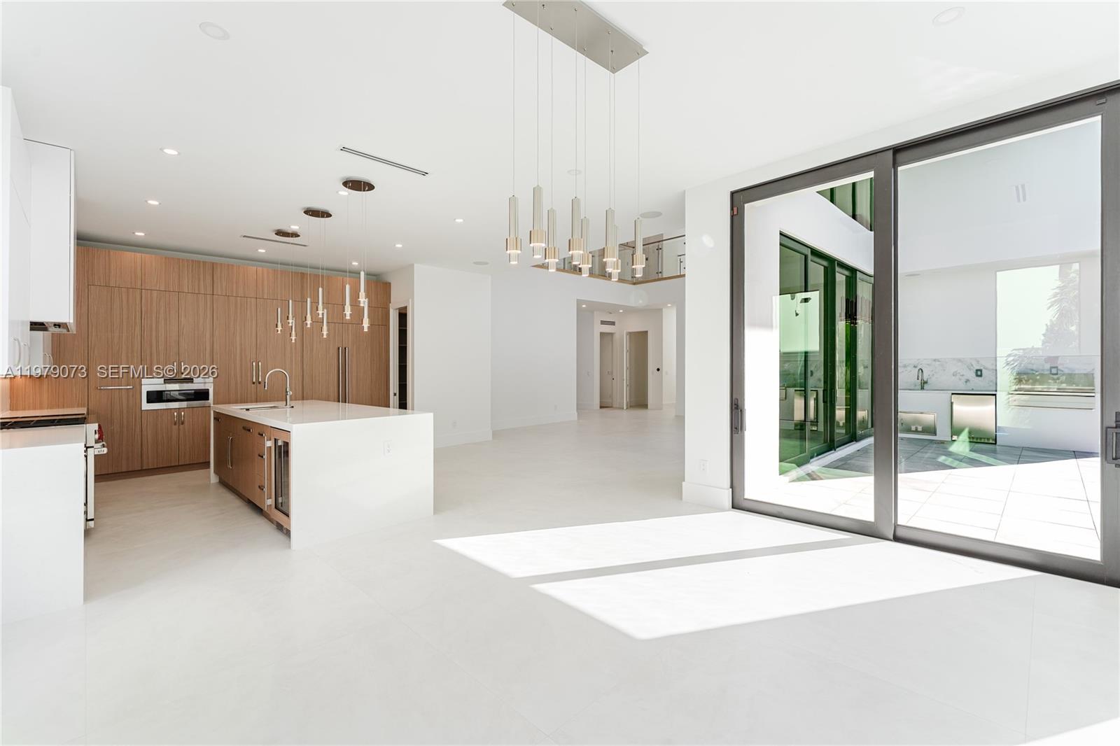 464 NE 6th St, Boca Raton FL 33432