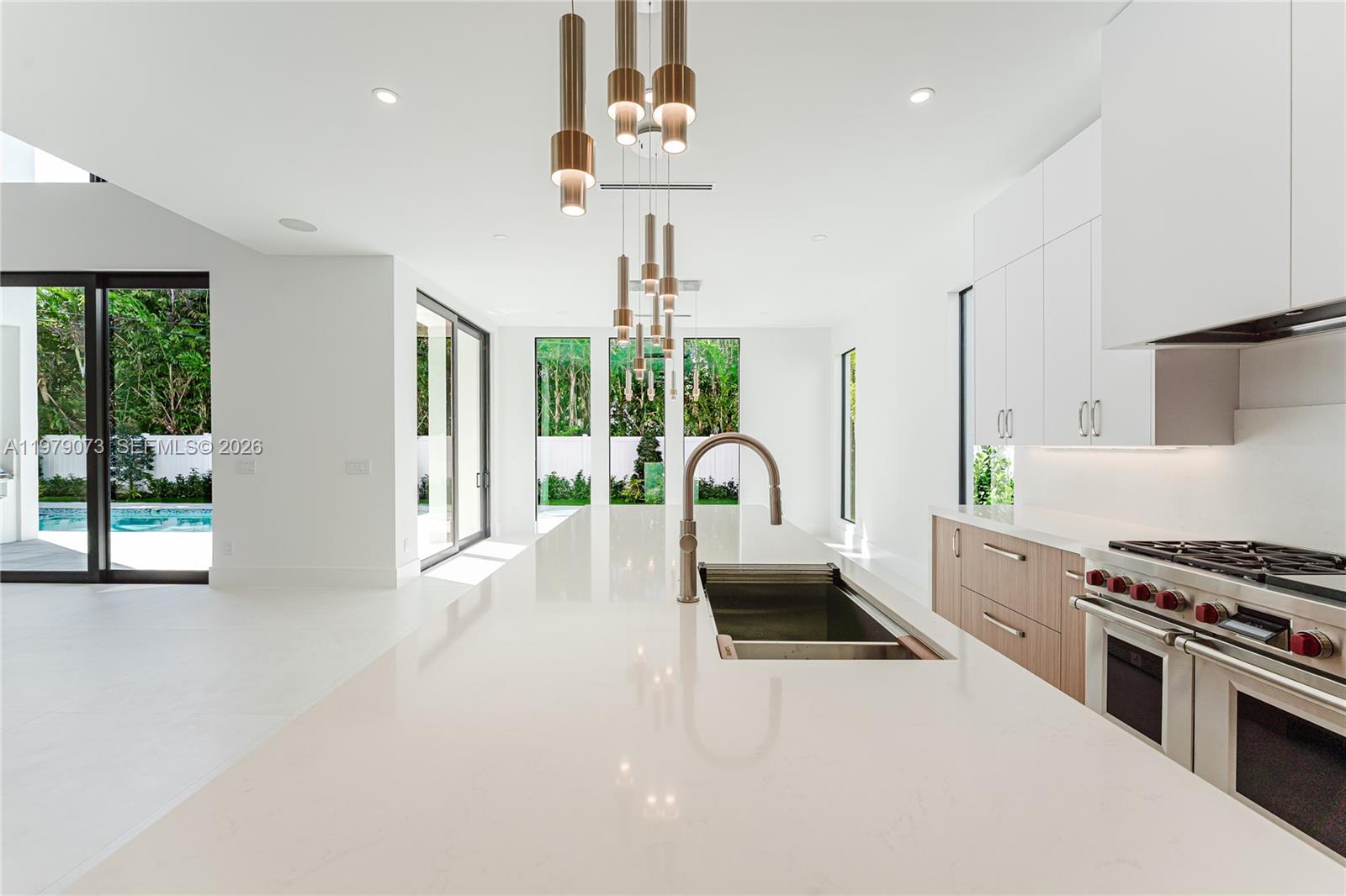 464 NE 6th St, Boca Raton FL 33432
