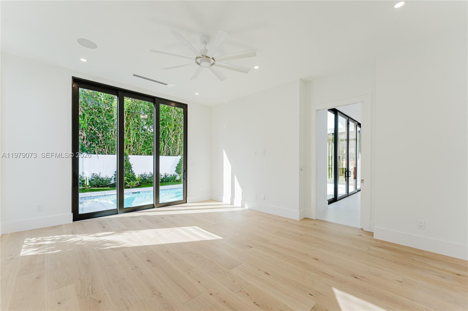 464 NE 6th St, Boca Raton FL 33432