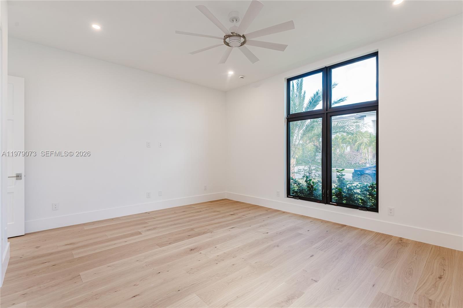 464 NE 6th St, Boca Raton FL 33432