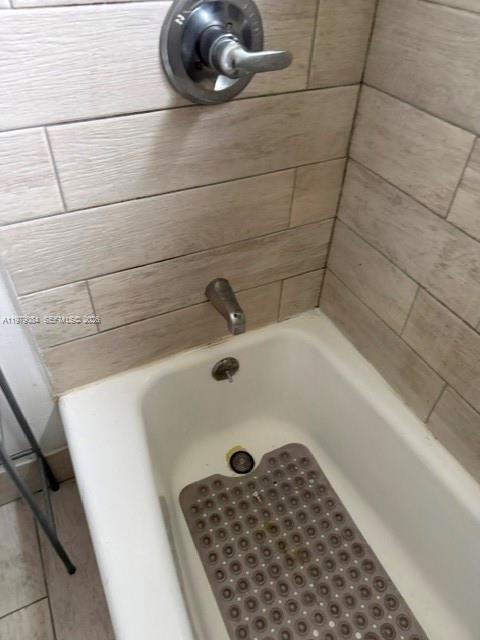 2430 NE 135th St #102, North Miami FL 33181