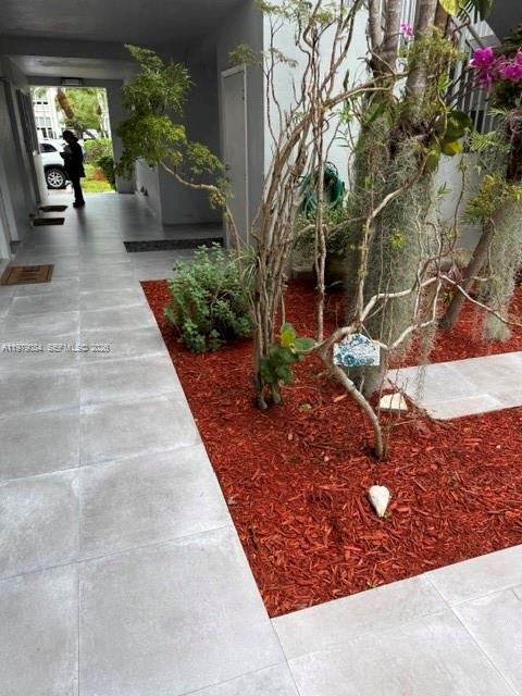 2430 NE 135th St #102, North Miami FL 33181