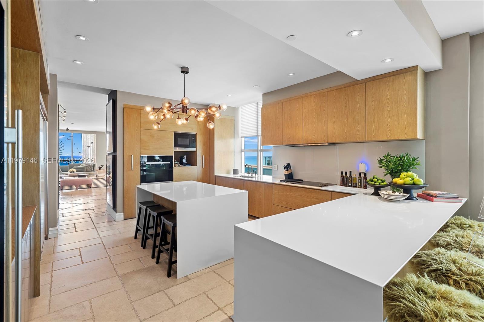 5801 Collins Ave #PH1600, Miami Beach FL 33140