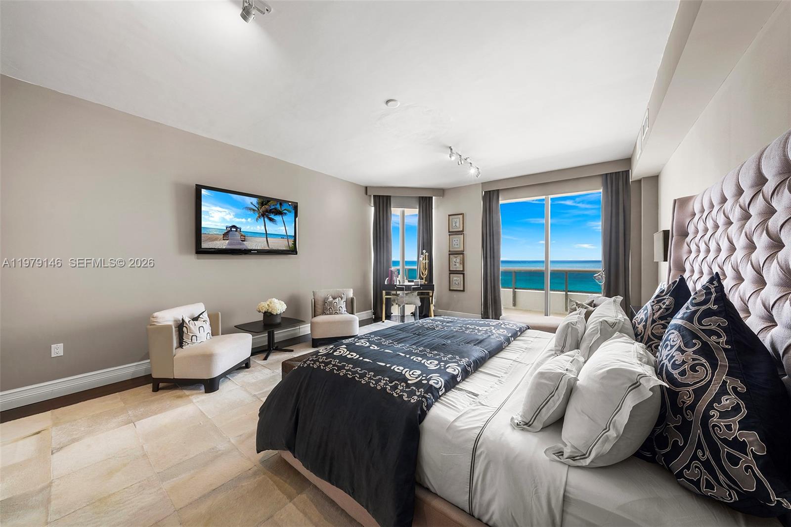5801 Collins Ave #PH1600, Miami Beach FL 33140