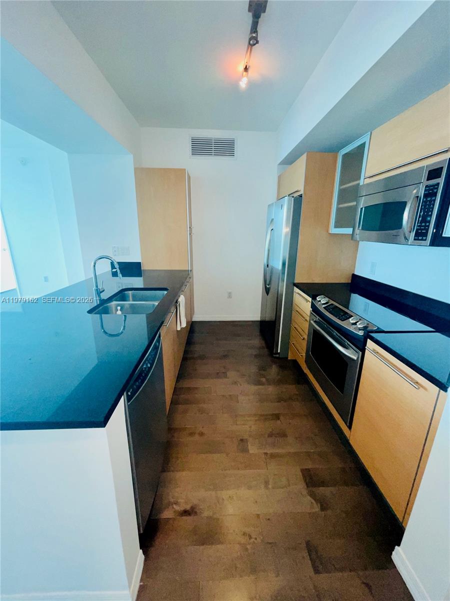 951 Brickell Ave #3211, Miami FL 33131
