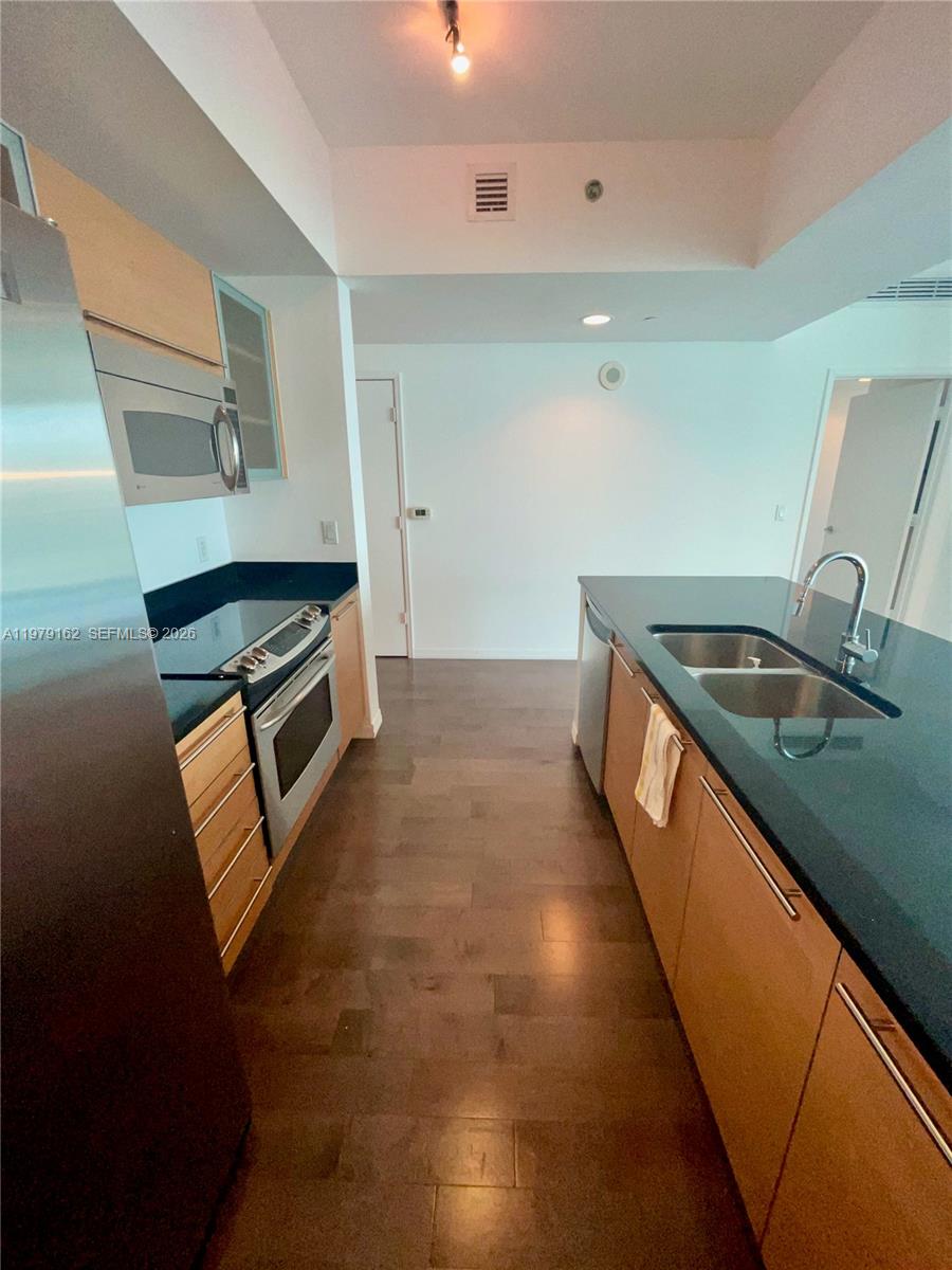 951 Brickell Ave #3211, Miami FL 33131