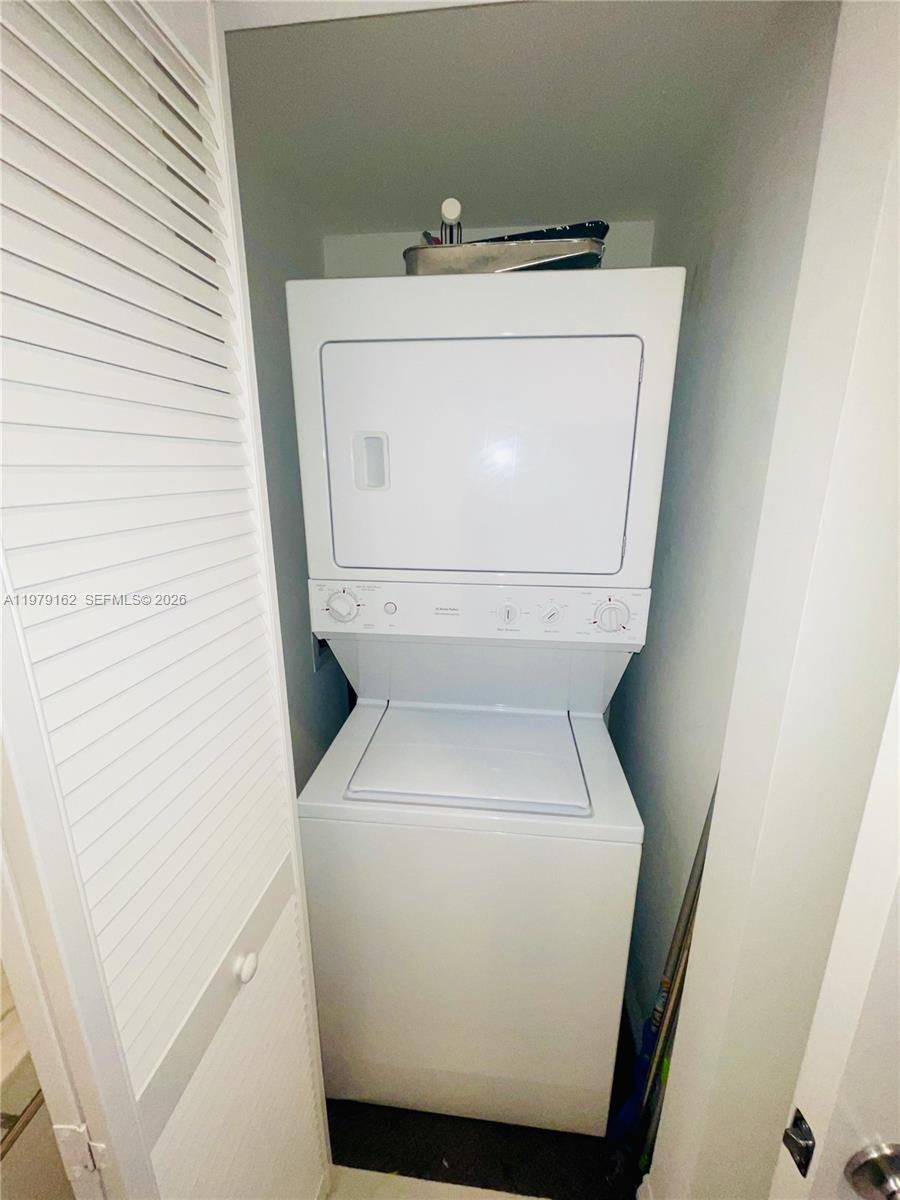 951 Brickell Ave #3211, Miami FL 33131