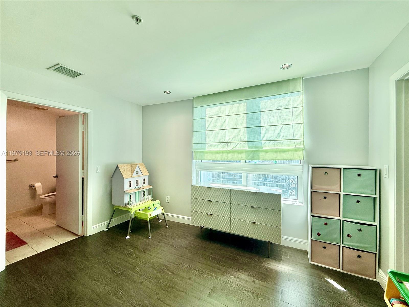 1900 N Bayshore Dr #2018, Miami FL 33132