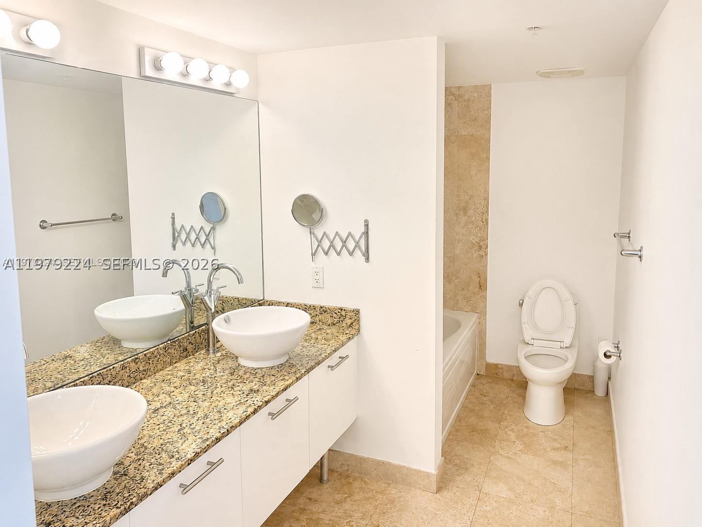 41 SE 5th St #907, Miami FL 33131