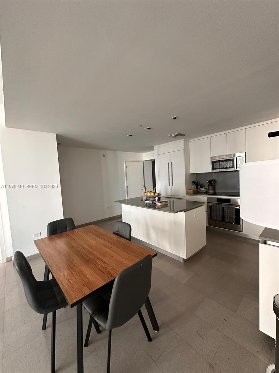 88 SW 7th St #810, Miami FL 33130