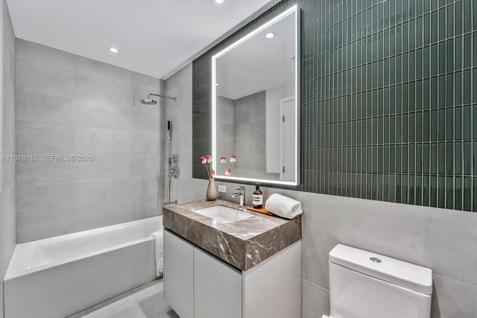 500 Alton Rd #903, Miami Beach FL 33139