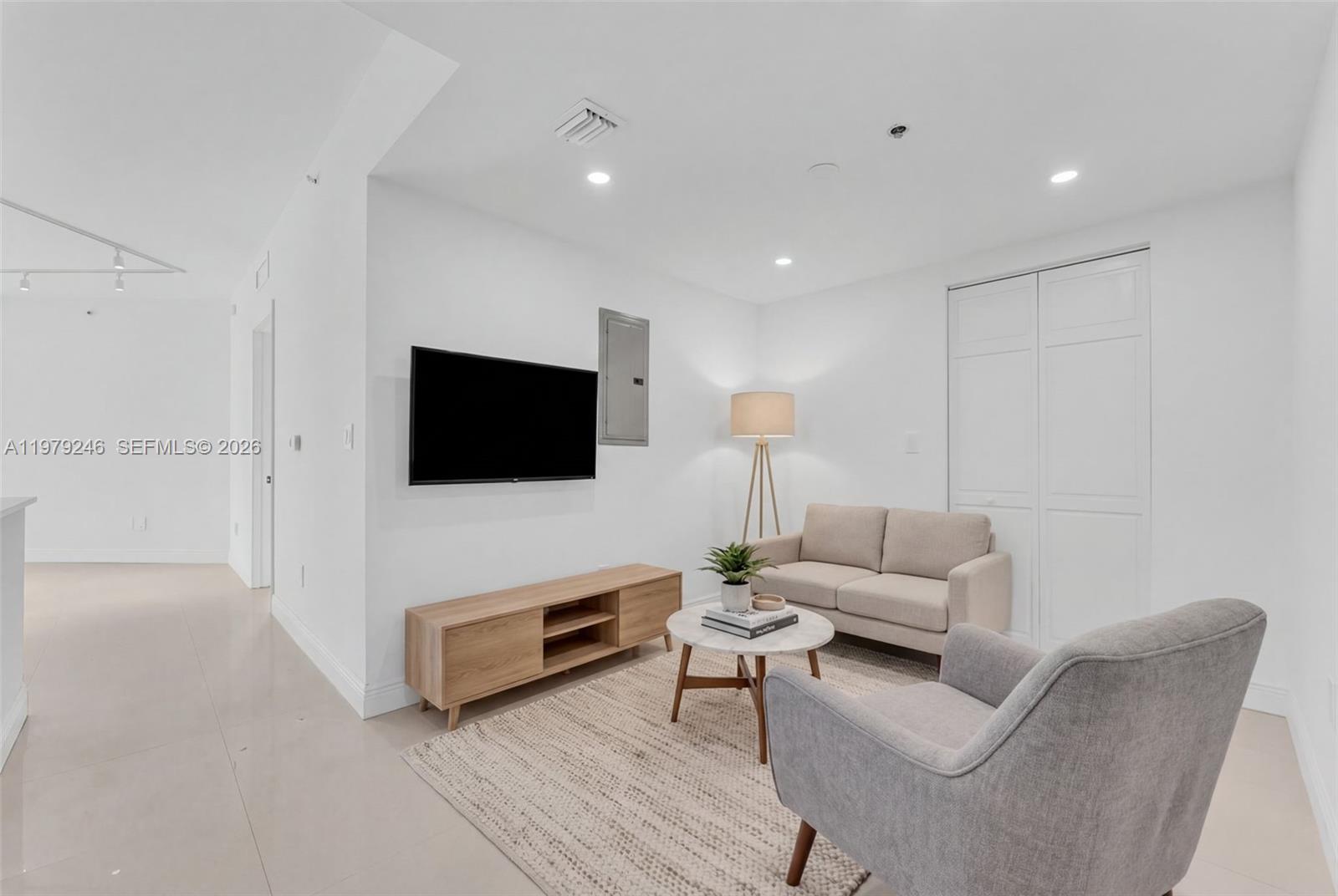 350 S Miami Ave #2006, Miami FL 33130