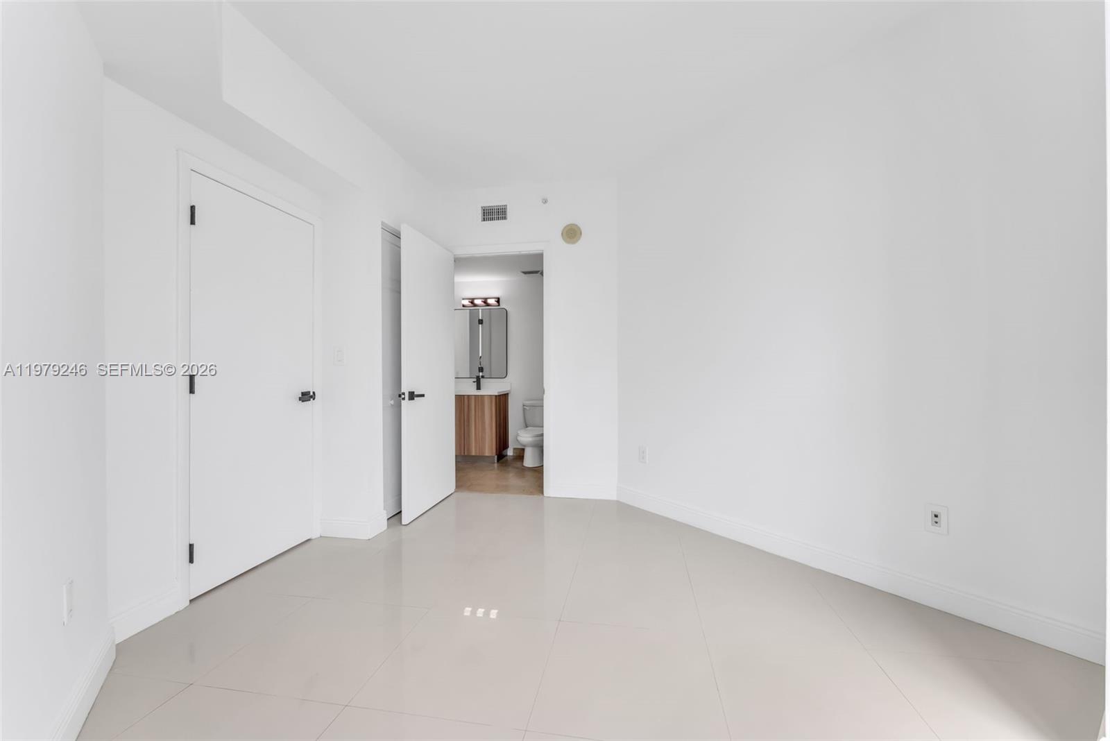 350 S Miami Ave #2006, Miami FL 33130