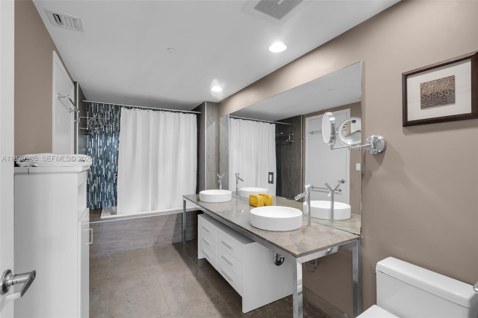 495 Brickell Ave #2909, Miami FL 33131