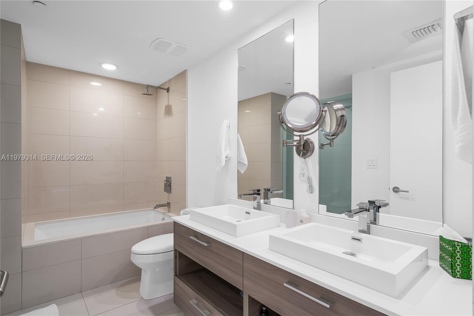 1300 S Miami Ave #2305, Miami FL 33130