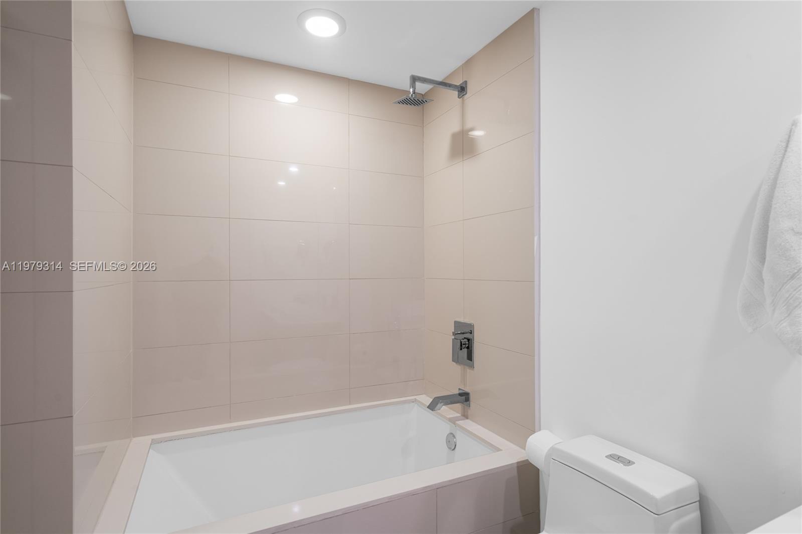 1300 S Miami Ave #2305, Miami FL 33130