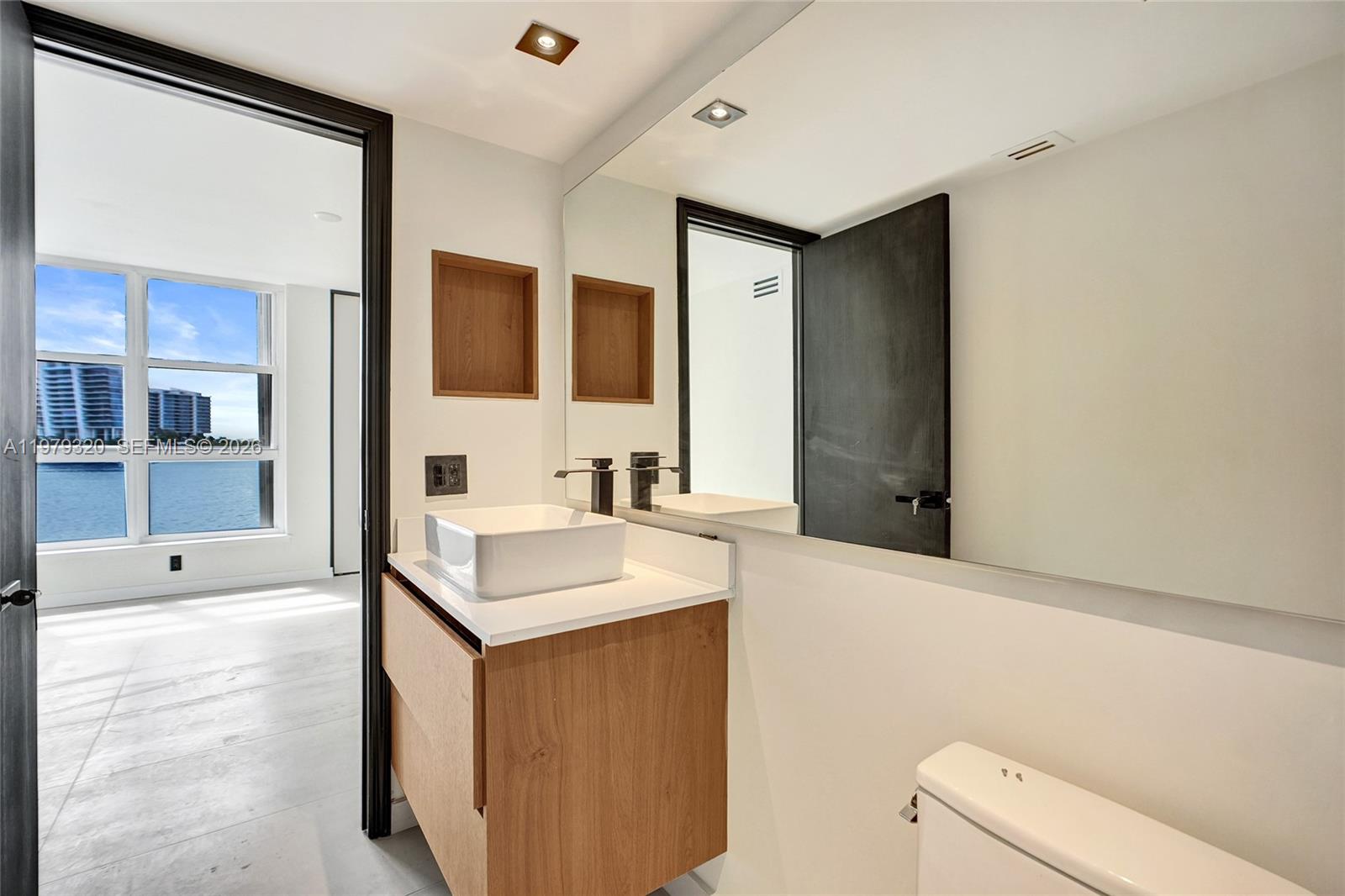 3530 Mystic Pointe Dr #415, Aventura FL 33180