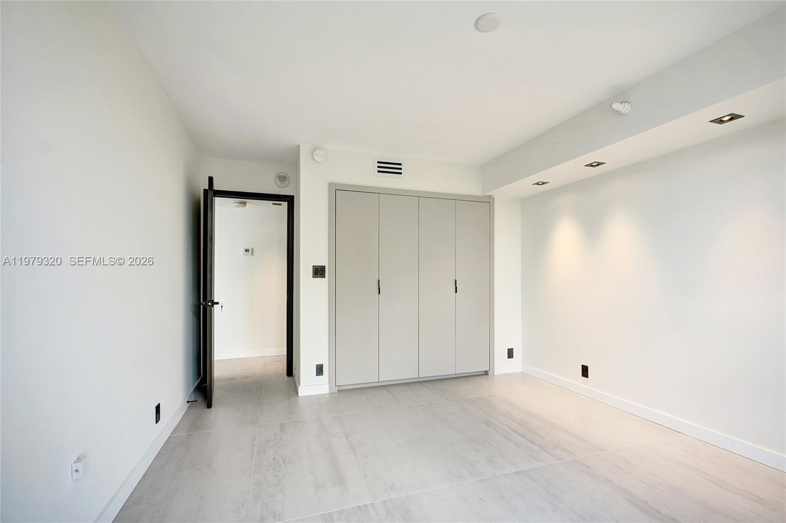 3530 Mystic Pointe Dr #415, Aventura FL 33180