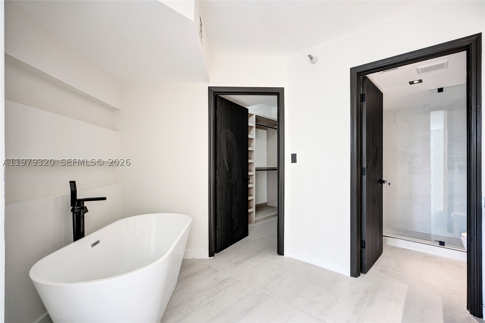 3530 Mystic Pointe Dr #415, Aventura FL 33180