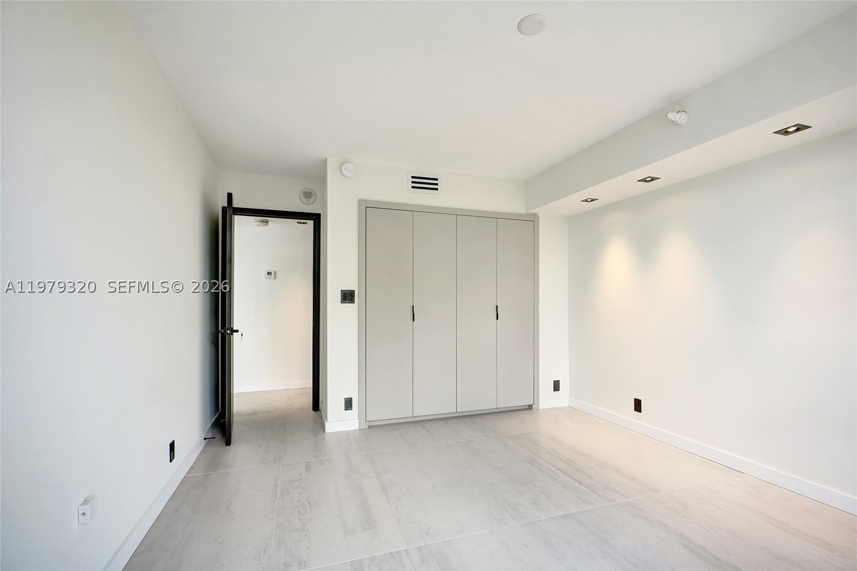 3530 Mystic Pointe Dr #415, Aventura FL 33180