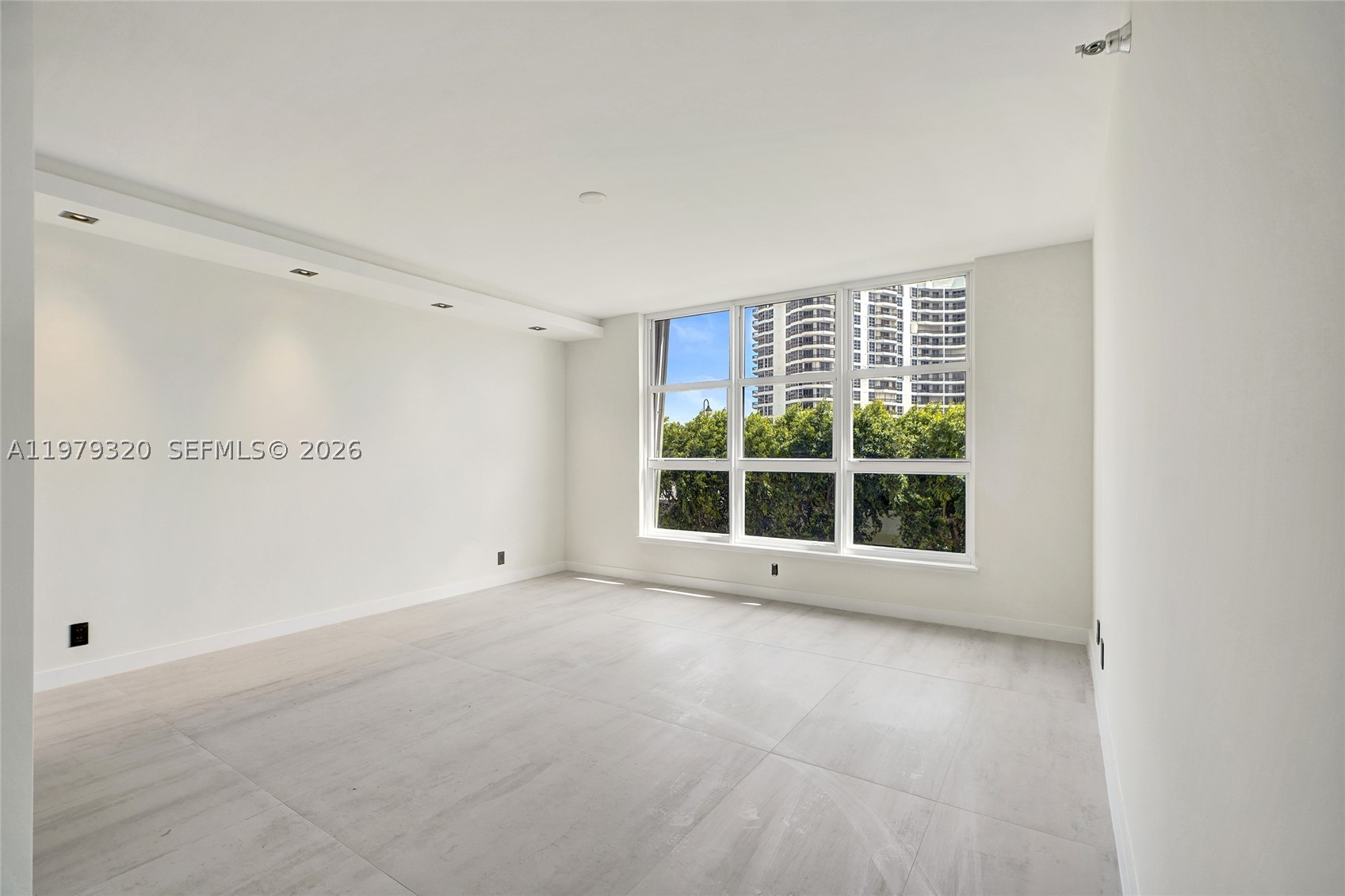 3530 Mystic Pointe Dr #415, Aventura FL 33180