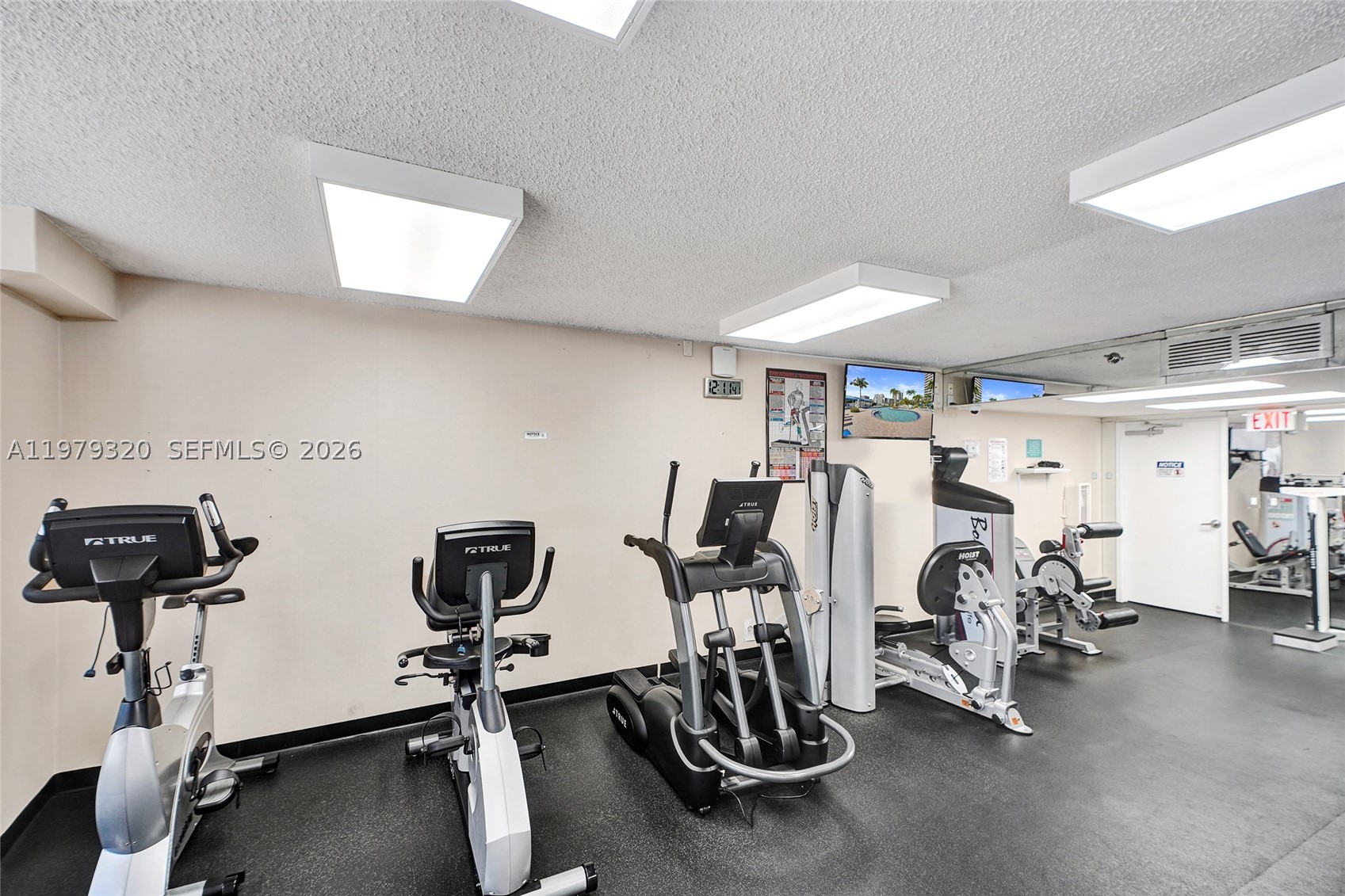 3530 Mystic Pointe Dr #415, Aventura FL 33180