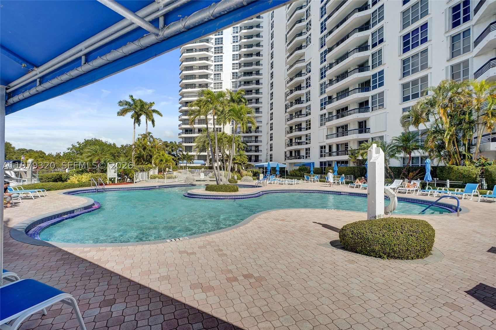 3530 Mystic Pointe Dr #415, Aventura FL 33180