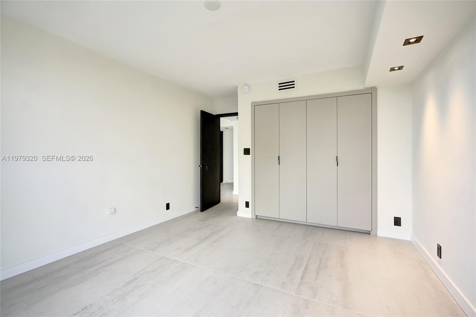 3530 Mystic Pointe Dr #415, Aventura FL 33180