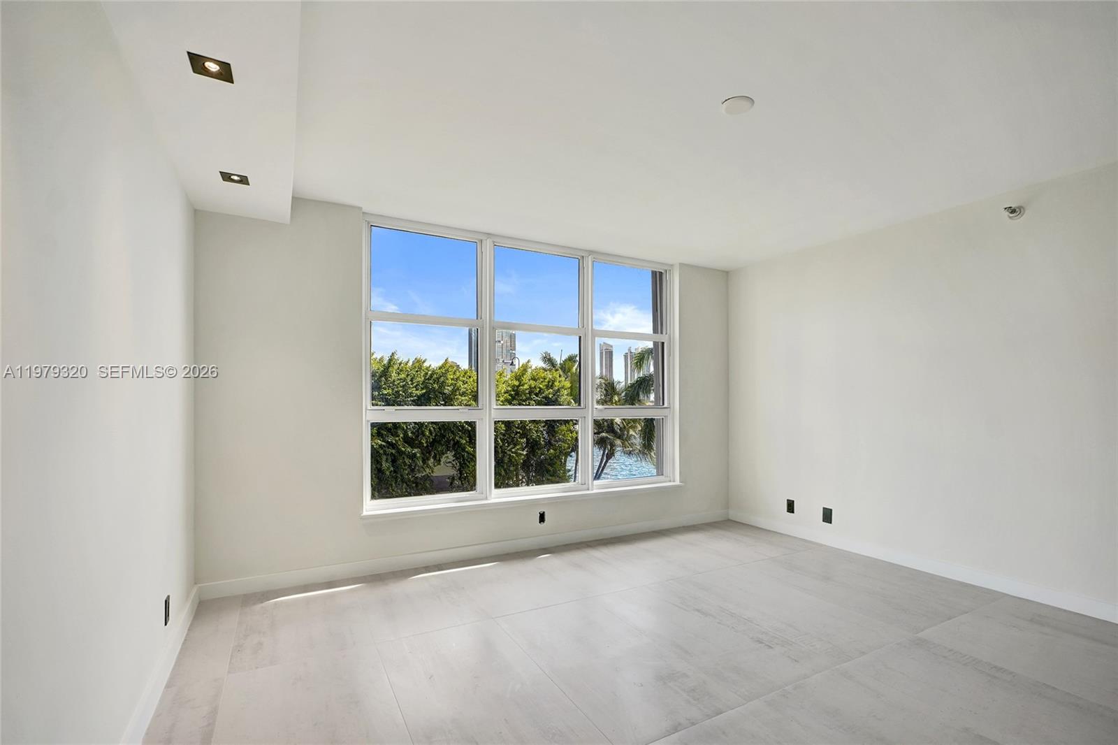3530 Mystic Pointe Dr #415, Aventura FL 33180