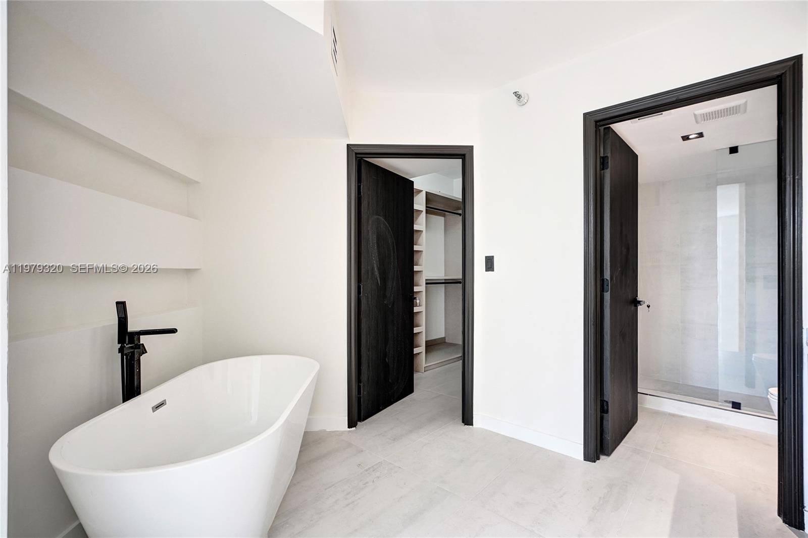 3530 Mystic Pointe Dr #415, Aventura FL 33180