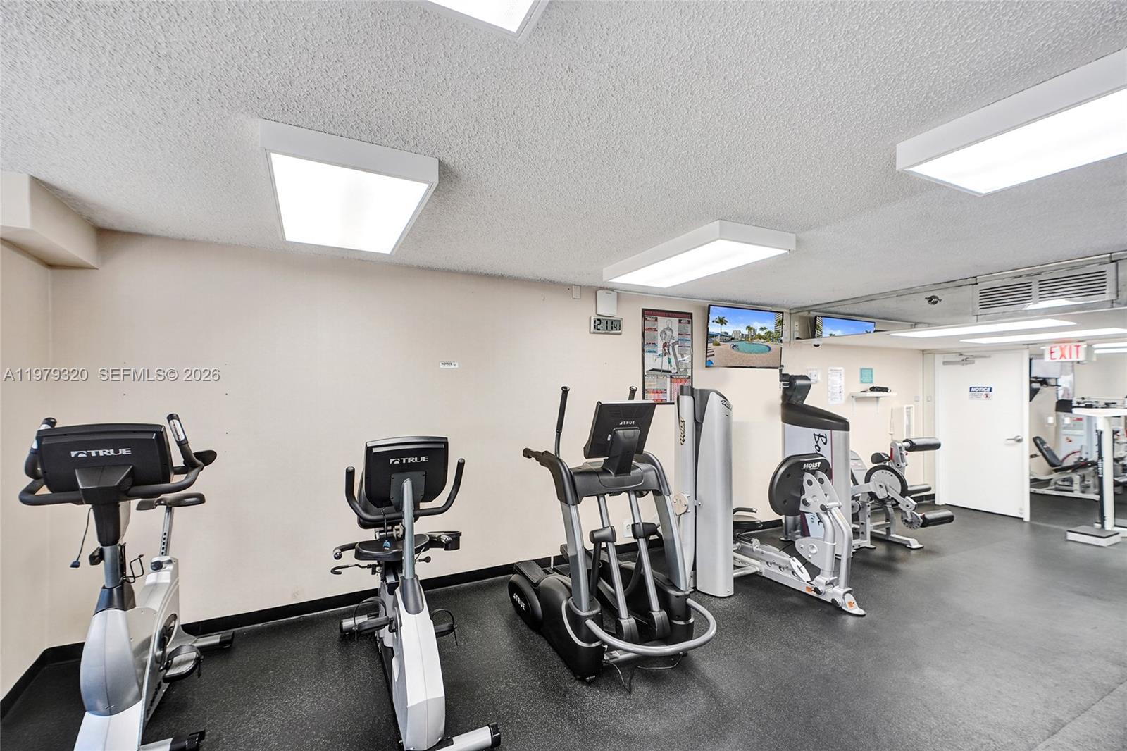 3530 Mystic Pointe Dr #415, Aventura FL 33180