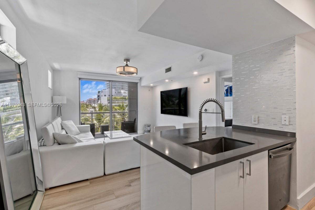 110 Washington Ave #1411, Miami Beach FL 33139