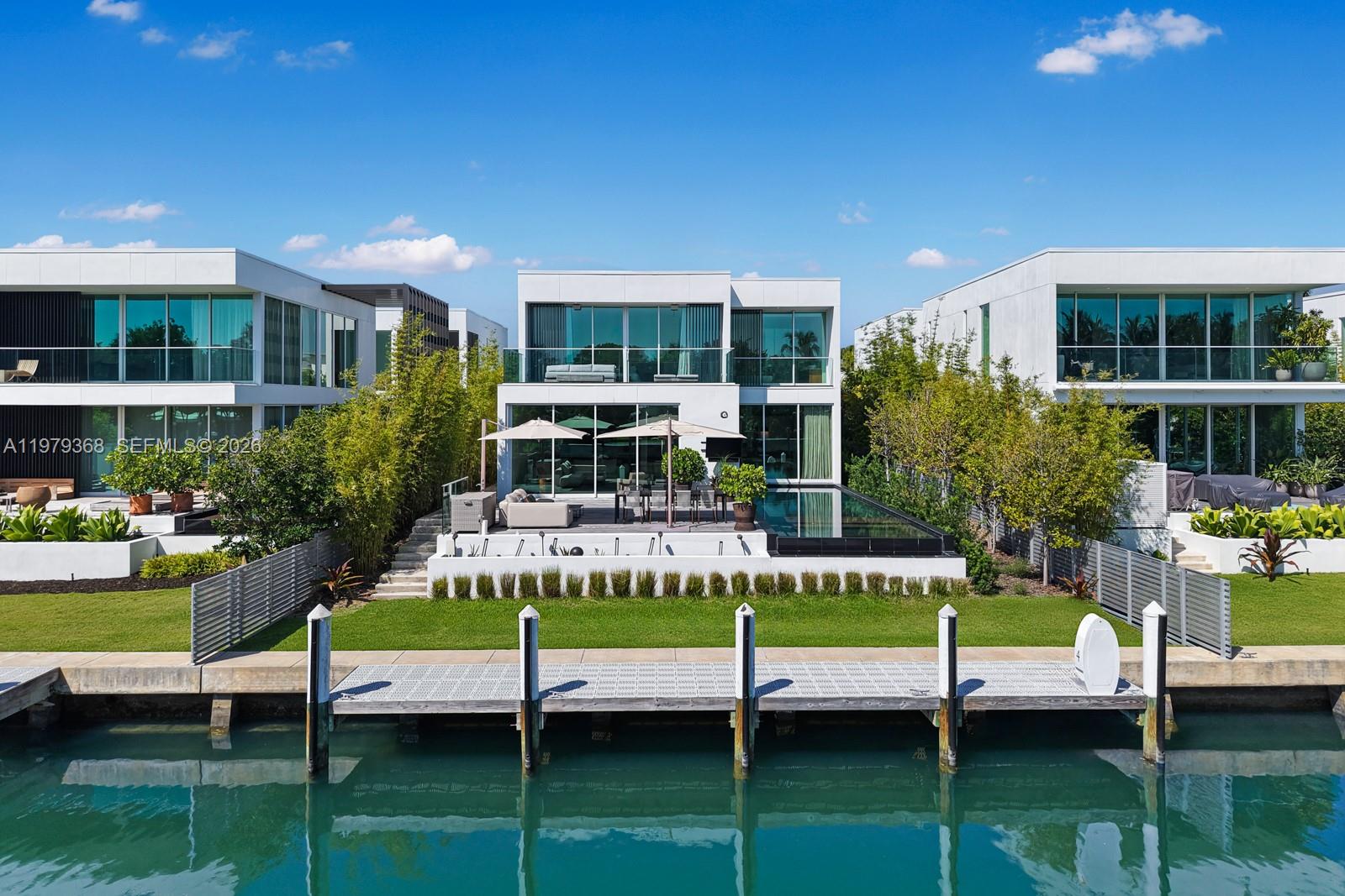 1051 W 48th St #4, Miami Beach FL 33140